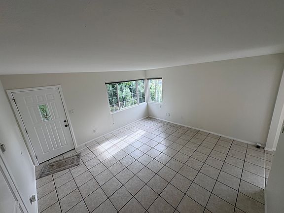 5th image of 4828 Clairemont Dr #4828