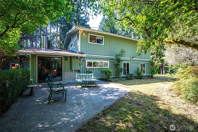 5th image of 3033 28th Avenue NW