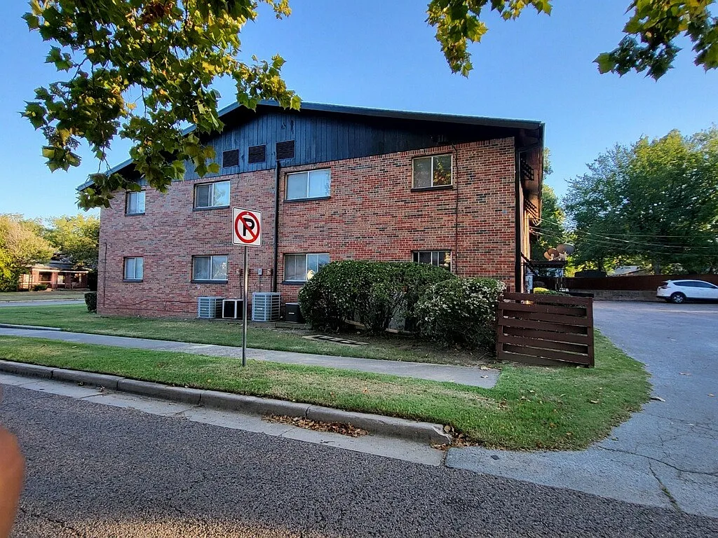 670 N Beard St - Unit 8 — Photo 2