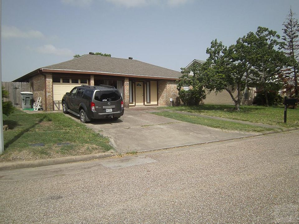 1st image of 25 Back Bay Cir