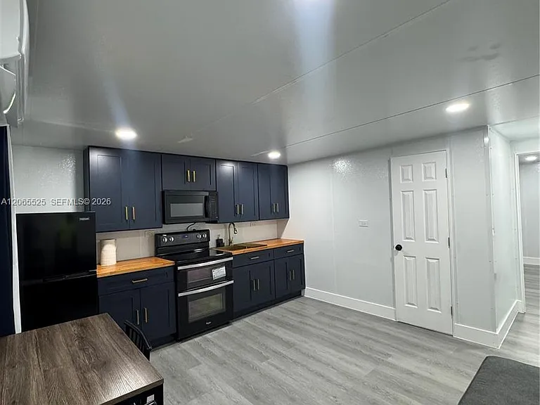 2461 NW 14th St #2 — Photo 3