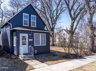 1021 2nd Ave N, Grand Forks, ND 58203
