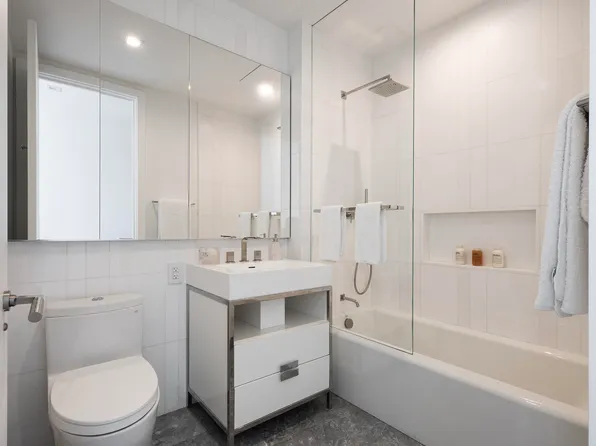 200 Amsterdam Avenue image 11 of 23