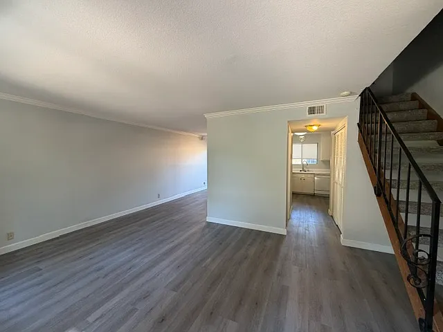 2015 Alta Loma St — Photo 4