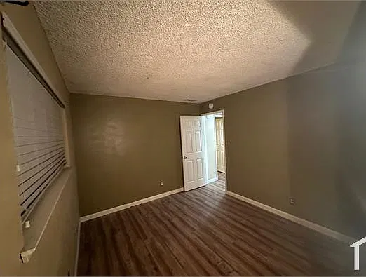 2 bed, 1000 sqft, $2,000 — Photo 3