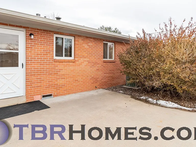 175 S Cody St — Photo 12