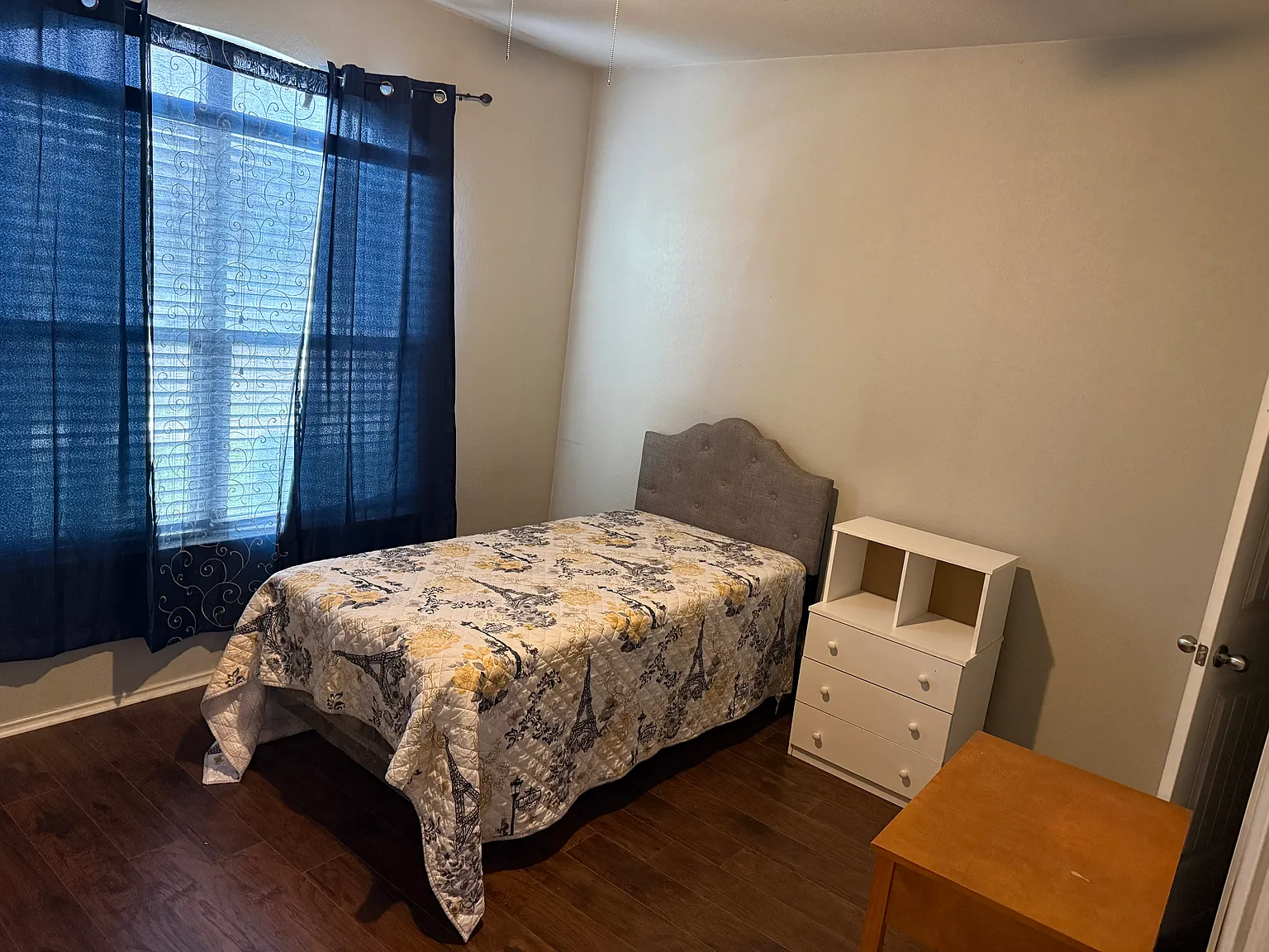 4 bed, 2067 sqft, $995 — Photo 2