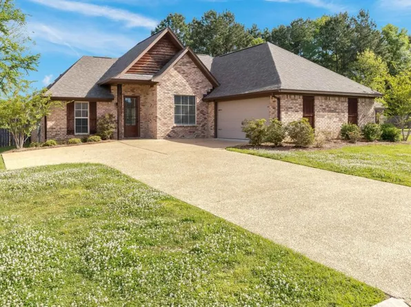 161 Notting Hill Pl, Canton, MS 39046
