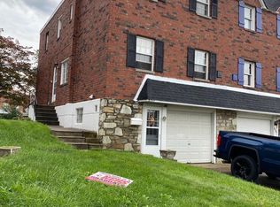 8911 Maxwell Pl, Philadelphia, PA 19152