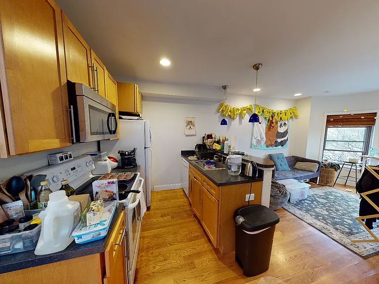 106 Hammond St #3A — Photo 1