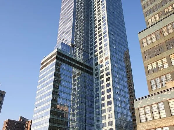 350 W 42nd St APT 28H, New York, NY 10036