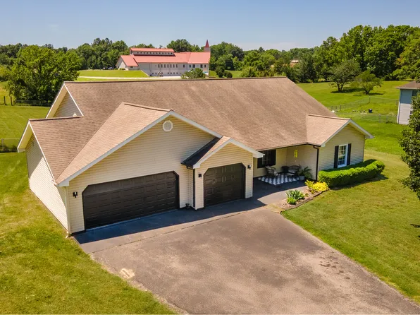 1437 Dogwood Rd, Carbondale, IL 62902
