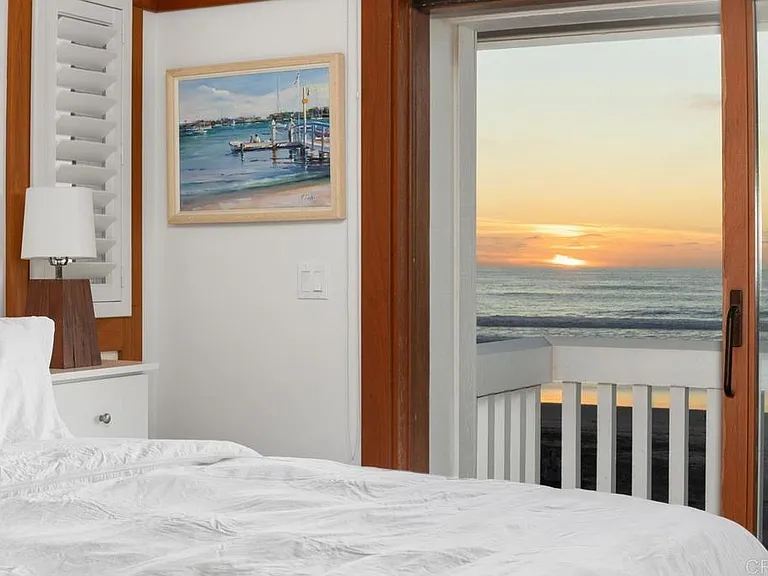 2008 Ocean Front — Photo 26
