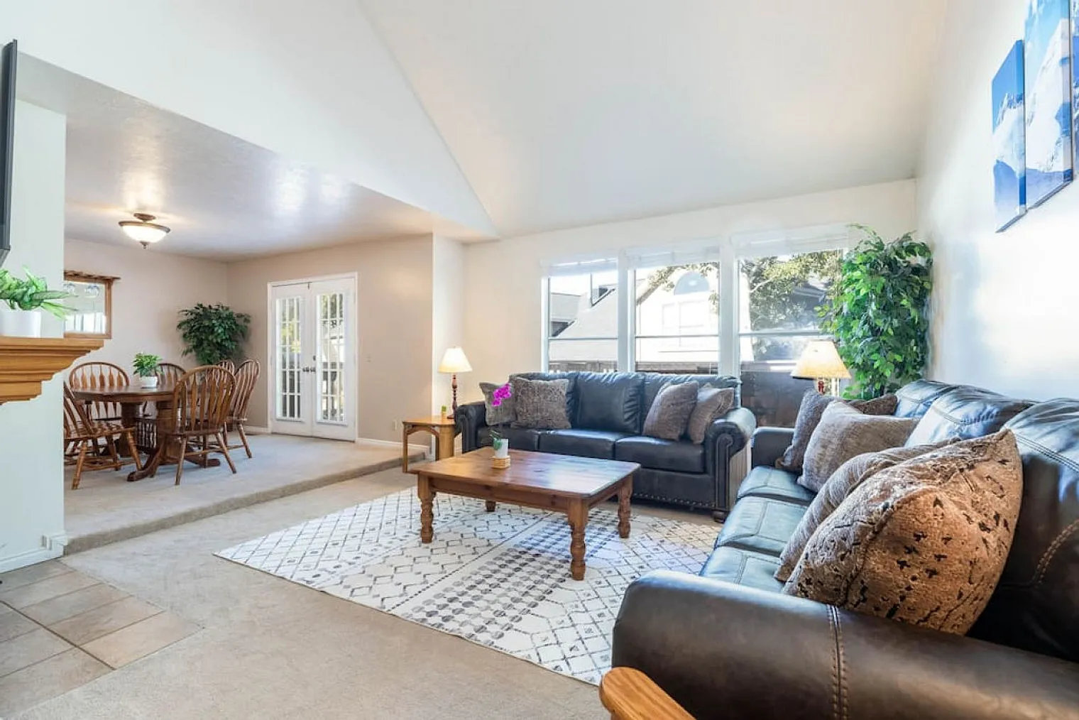 4 bed, 3.0 bath, $6,123 — Photo 1