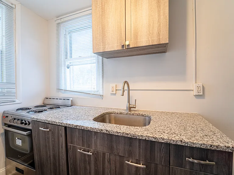 226 S 49th St #1 — Photo 11