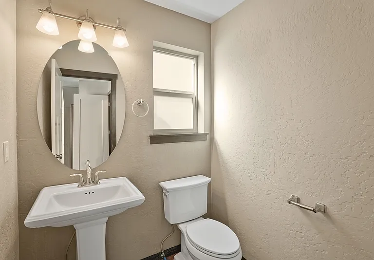 1952 W Yaquina Dr — Photo 20