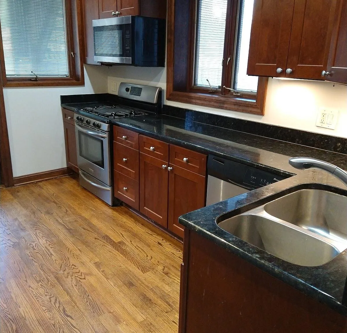 2 bed, 1.5 bath, 1400 sqft, $2,300 — Photo 1