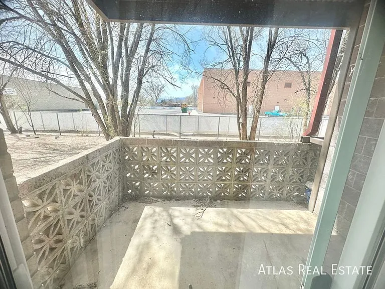 312 W Alabama Ave — Photo 21