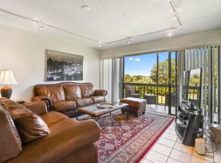 2500 Presidential Way APT 302, West Palm Beach, FL 33401