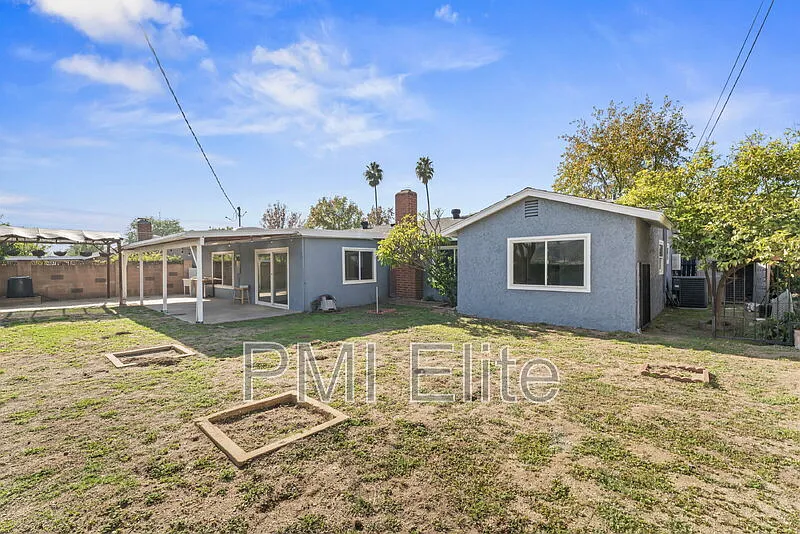 Building Photo - 12660 Lazard St