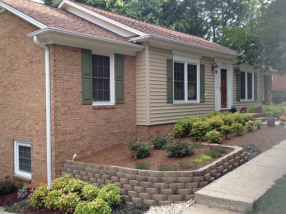 3rd image of 3415 Regents Park Ln