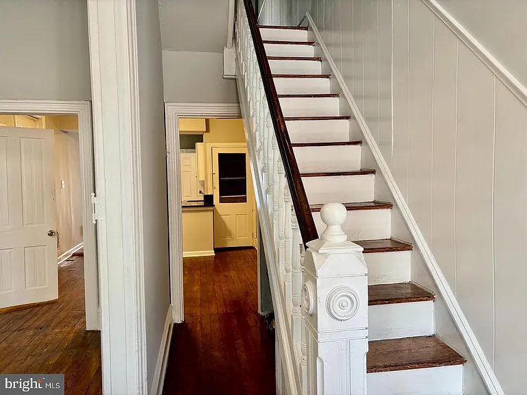2503 Carpenter St — Photo 7