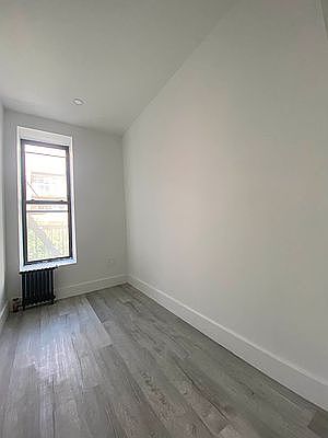 4th image of 16 Saint Marks Pl APT 4B