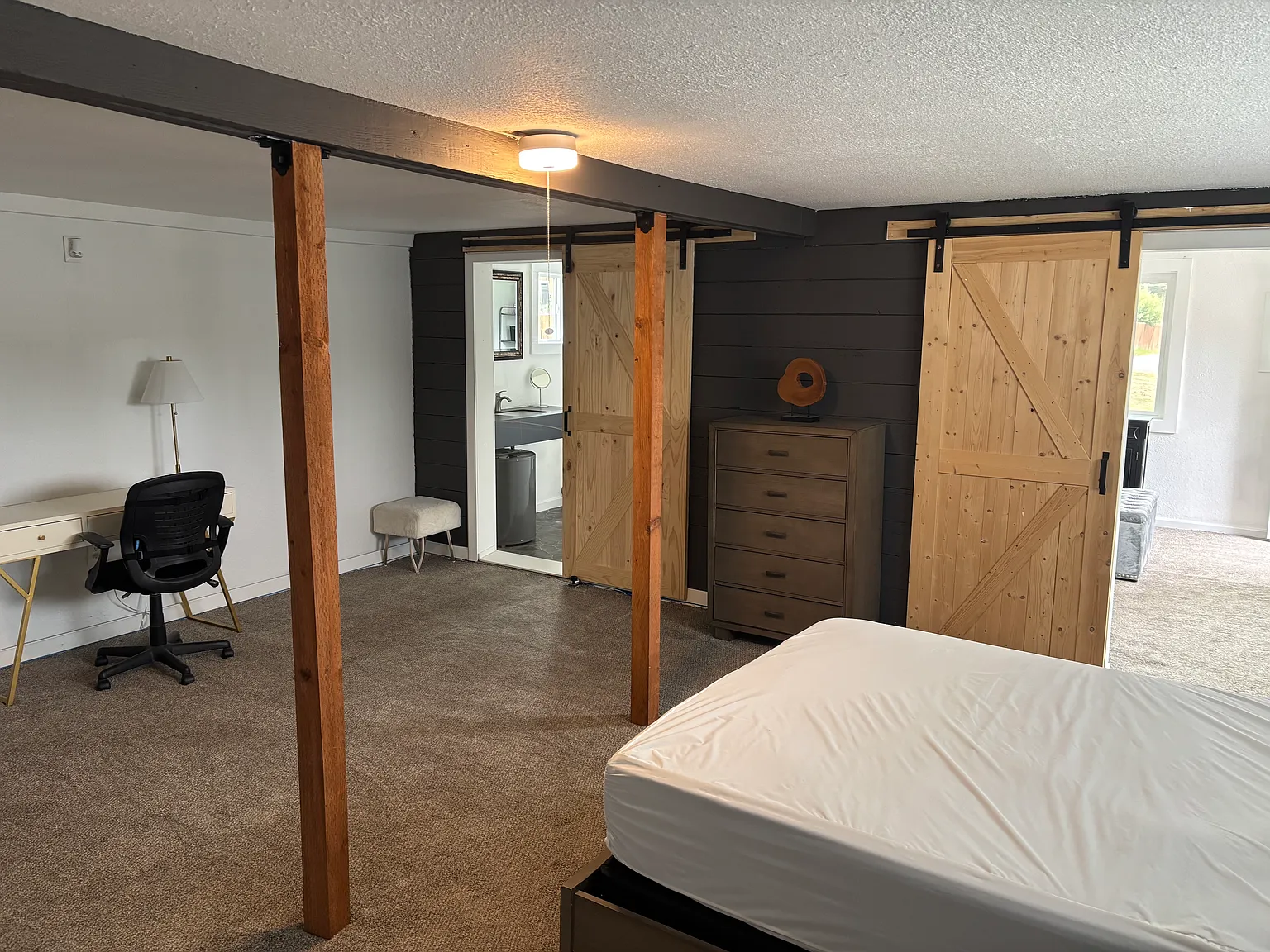 2 bed, 1126 sqft, $1,950 — Photo 3