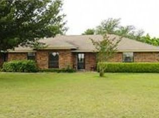 461 Longbranch Rd, Midlothian, TX 76065
