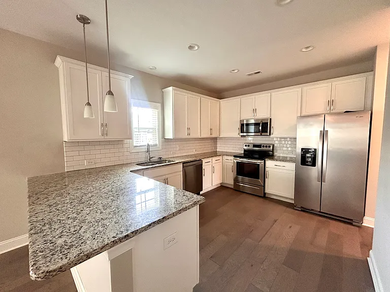104 Wicklow Ct — Photo 9