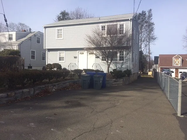 Building Photo 3