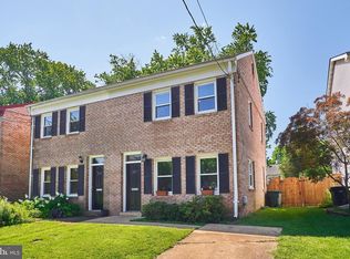 327 Laverne Ave, Alexandria, VA 22305