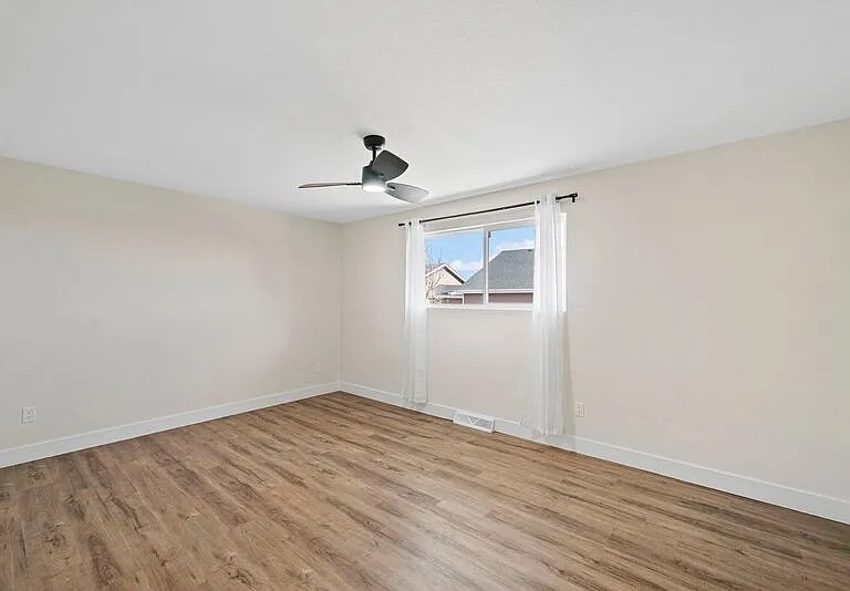 6364 Julian St — Photo 7