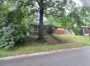 1102 NE 52nd Pl, Kansas City, MO 64118