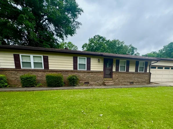 202 Skunk Hollow Rd, Conway, AR 72032