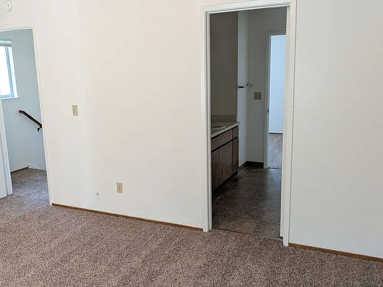 2333 Ferry St — Photo 14