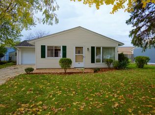 70 Stratford Rd, Montgomery, IL 60538