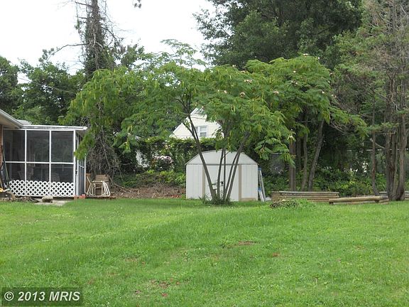 3rd image of 523 Eckhart Dr