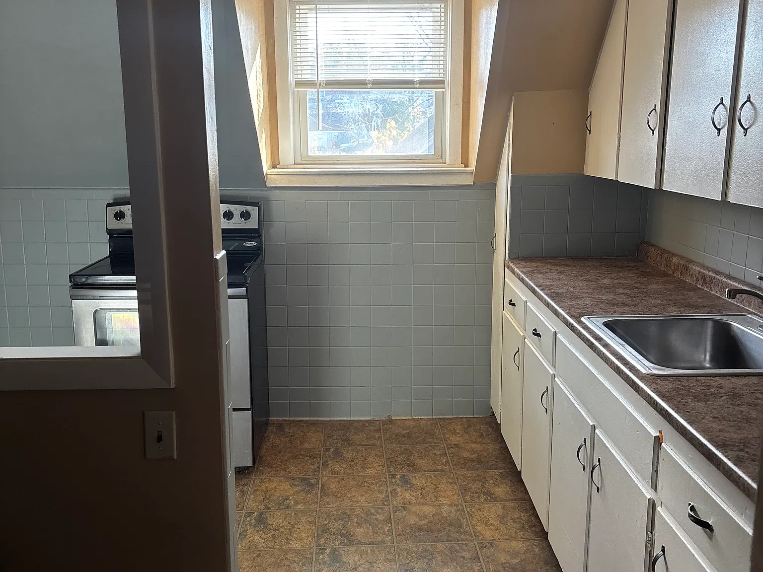 1 bed, 750 sqft, $1,300 — Photo 4