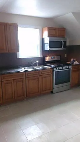 352 Hope St #3 — Photo 5