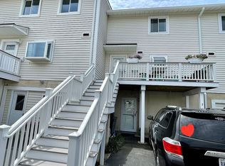 7 Cantamar Ct, Hampton, VA 23664