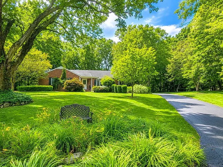 9 Orchard Cir — Photo 16