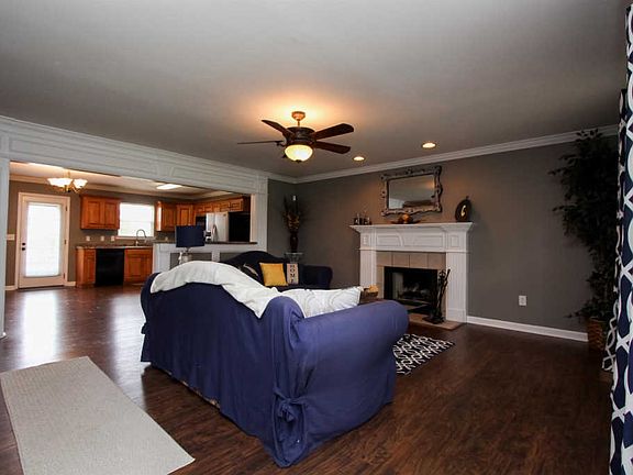 2nd image of 115 Winter Wood Dr N