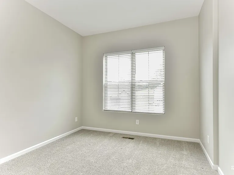 1010 Chisolm Trl — Photo 10