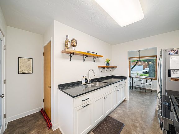 5th image of 200 Idlewild St
