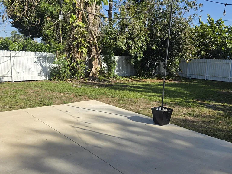 9156 Irving Rd — Photo 18