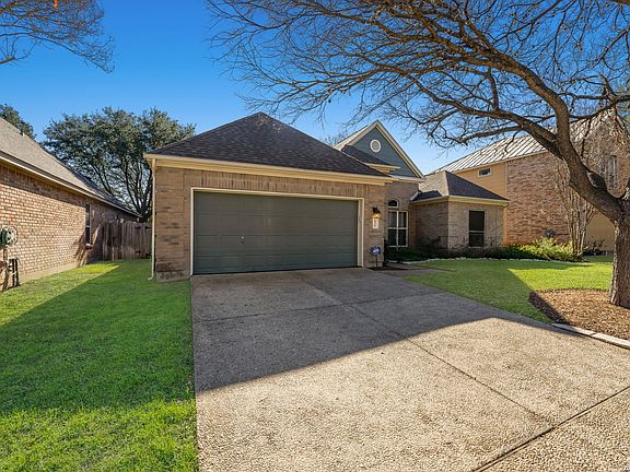 4th image of 2430 Enfield Grove