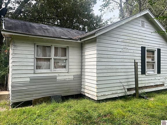 3rd image of 2702 Jones St