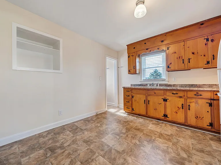 4310 Tyree Rd NW — Photo 5