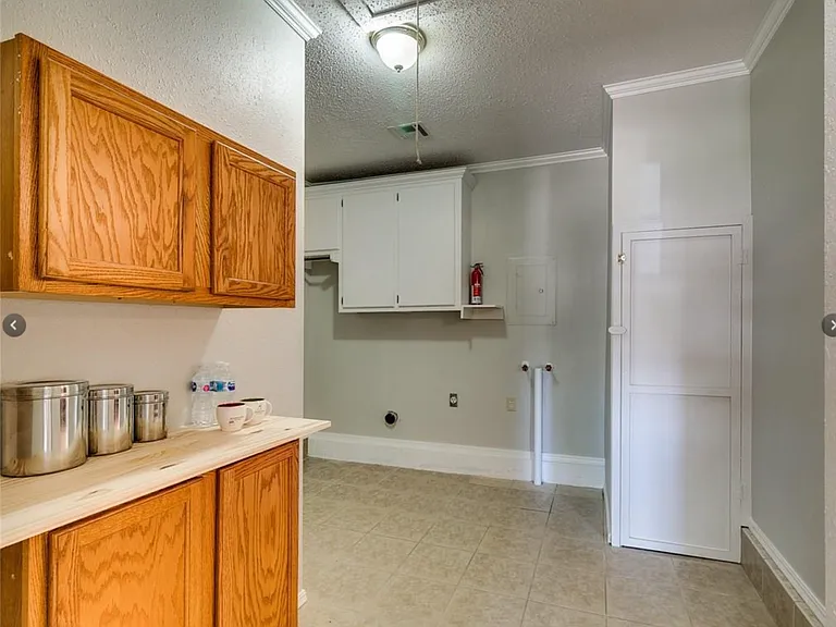722 S Meadow Ln — Photo 8
